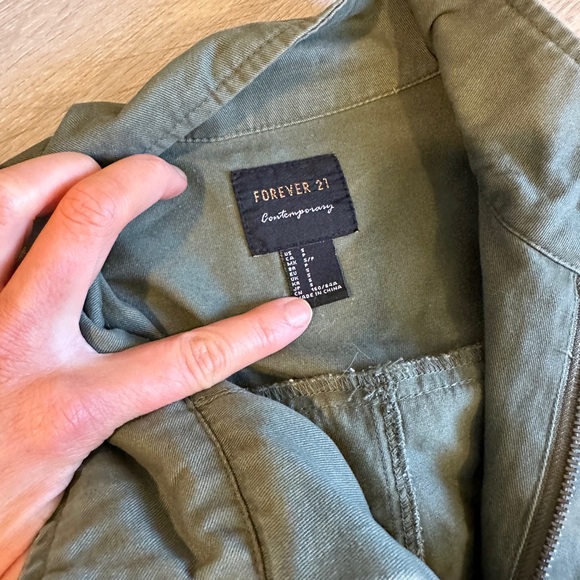 Cute army green belted trench coat - SIZE S - Picture 6 of 8